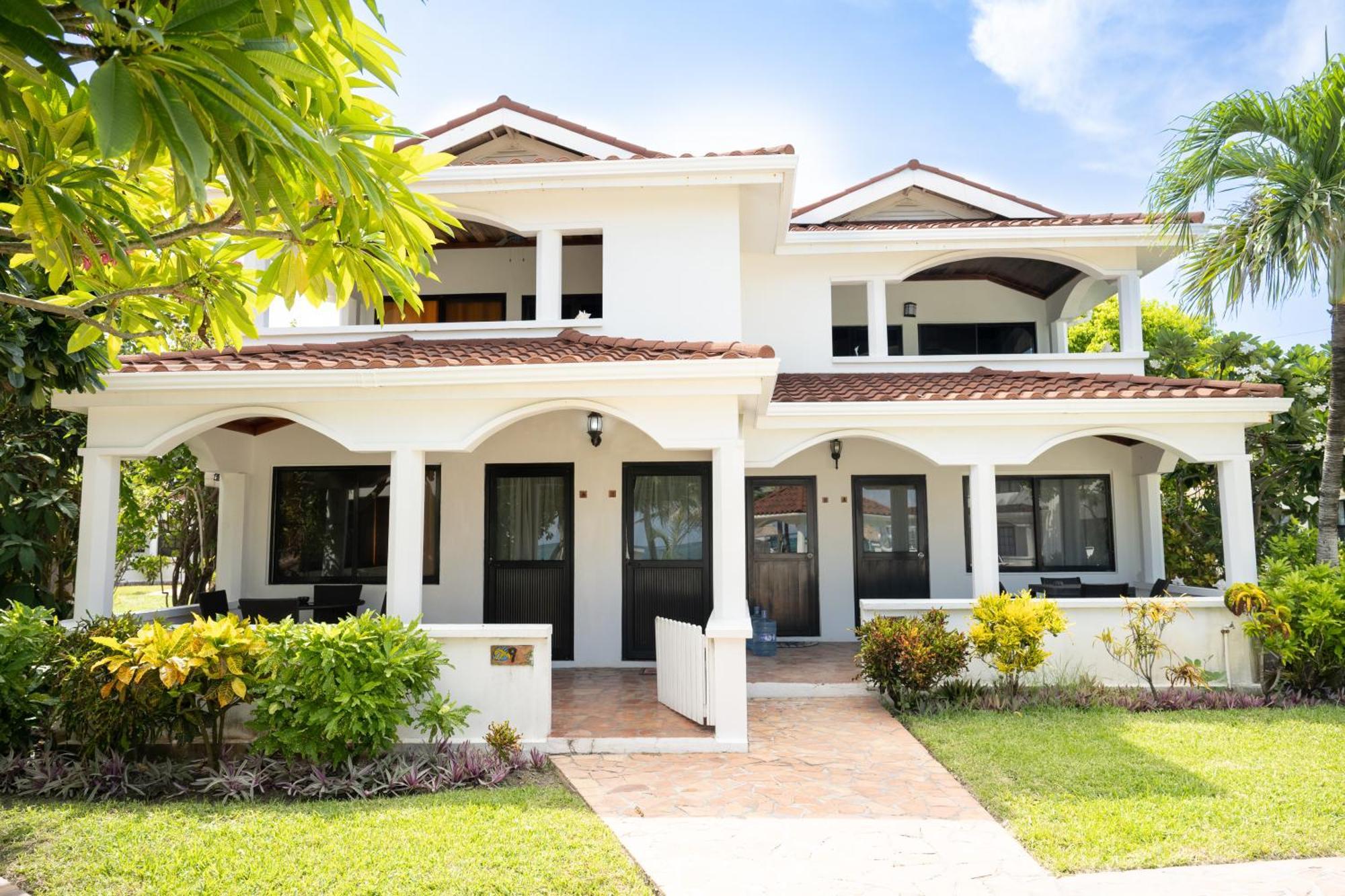 Isla Bonita Yacht Club Hotel San Pedro  Exterior photo