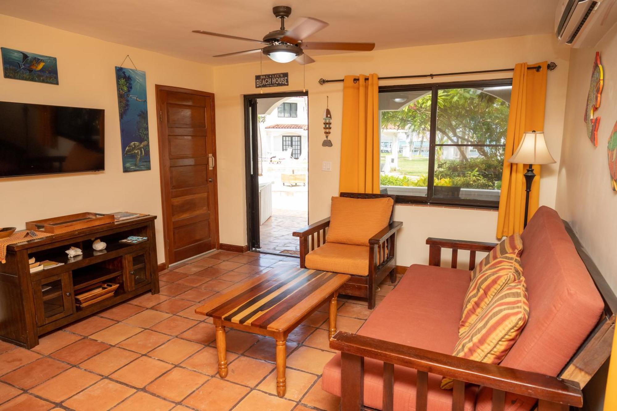 Isla Bonita Yacht Club Hotel San Pedro  Exterior photo