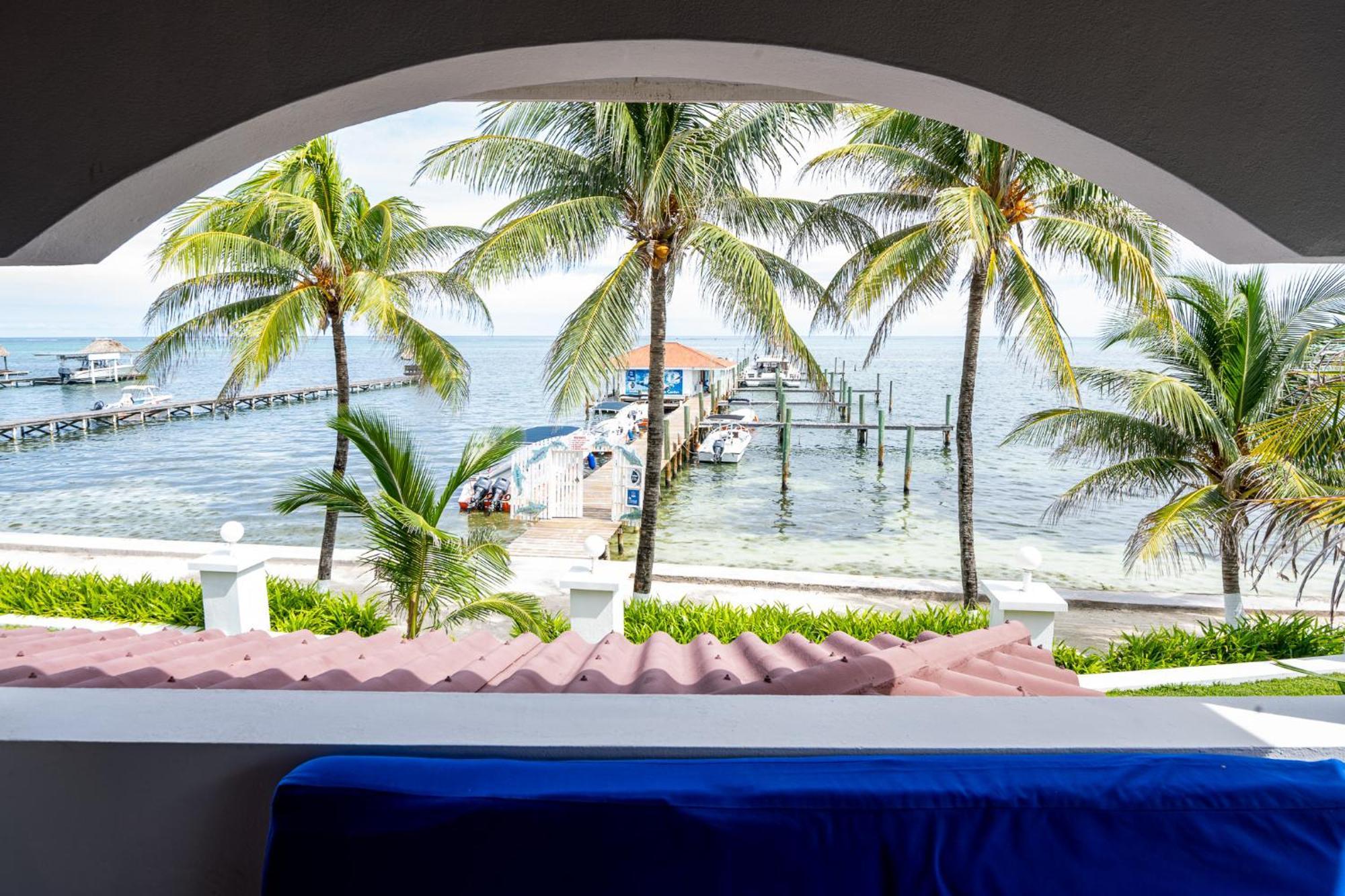 Isla Bonita Yacht Club Hotel San Pedro  Room photo